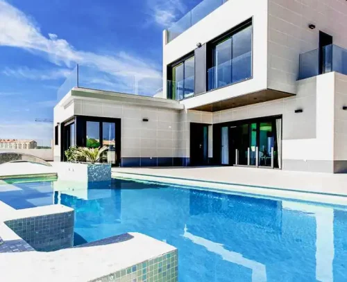 A prefabricated villa with a pool ویلا استخر دار